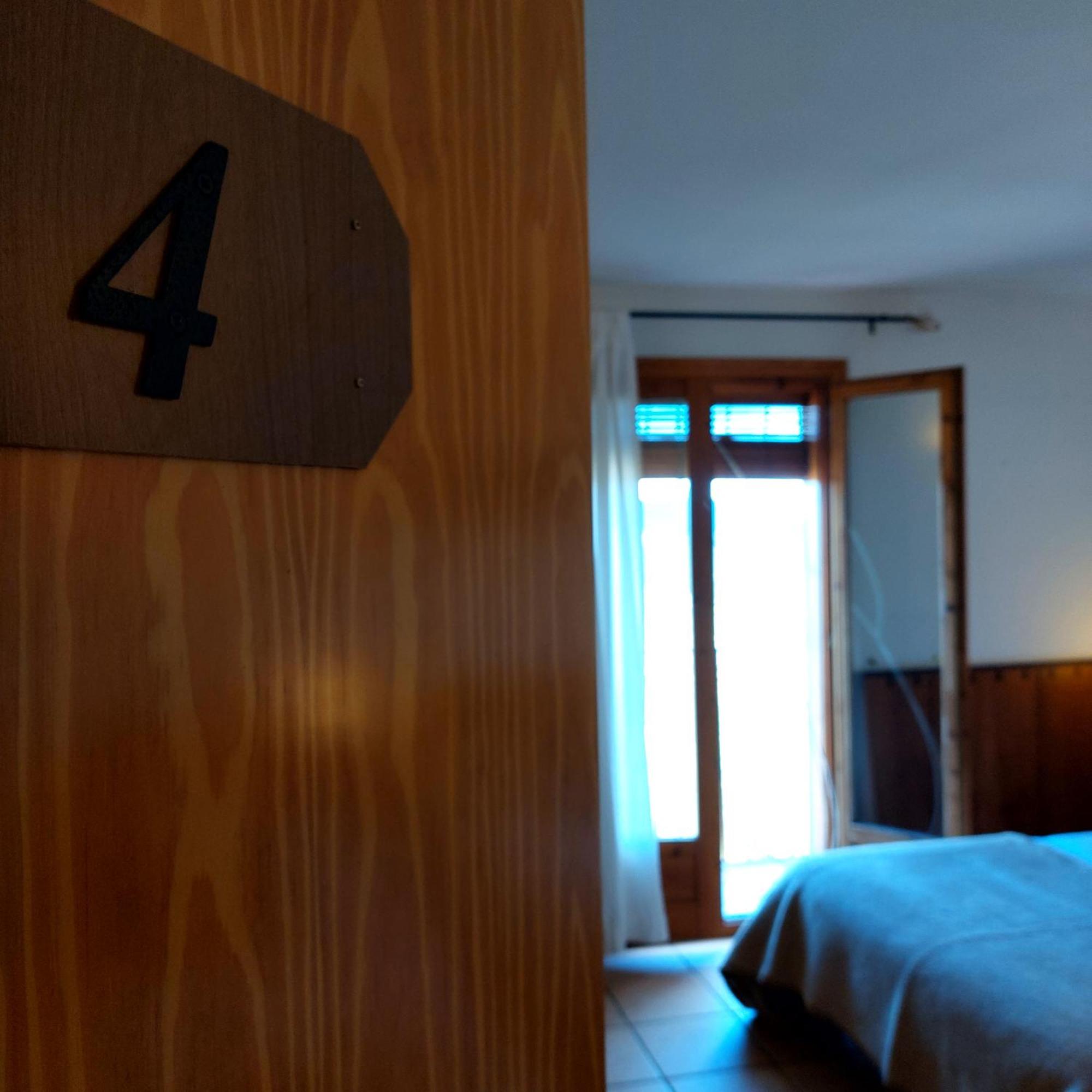 Hostal Tastavins Пеньярроия-де-Таставинс Номер фото